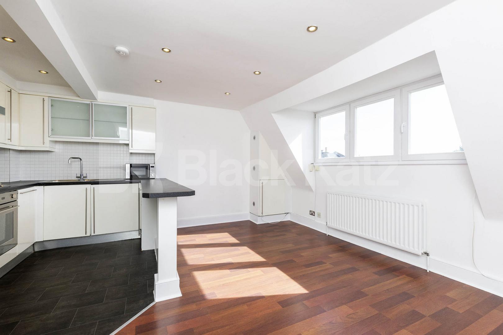 Beautiful three double bedroom flat set in a period conversion mins to tube Marlborough Road, Upper Holloway